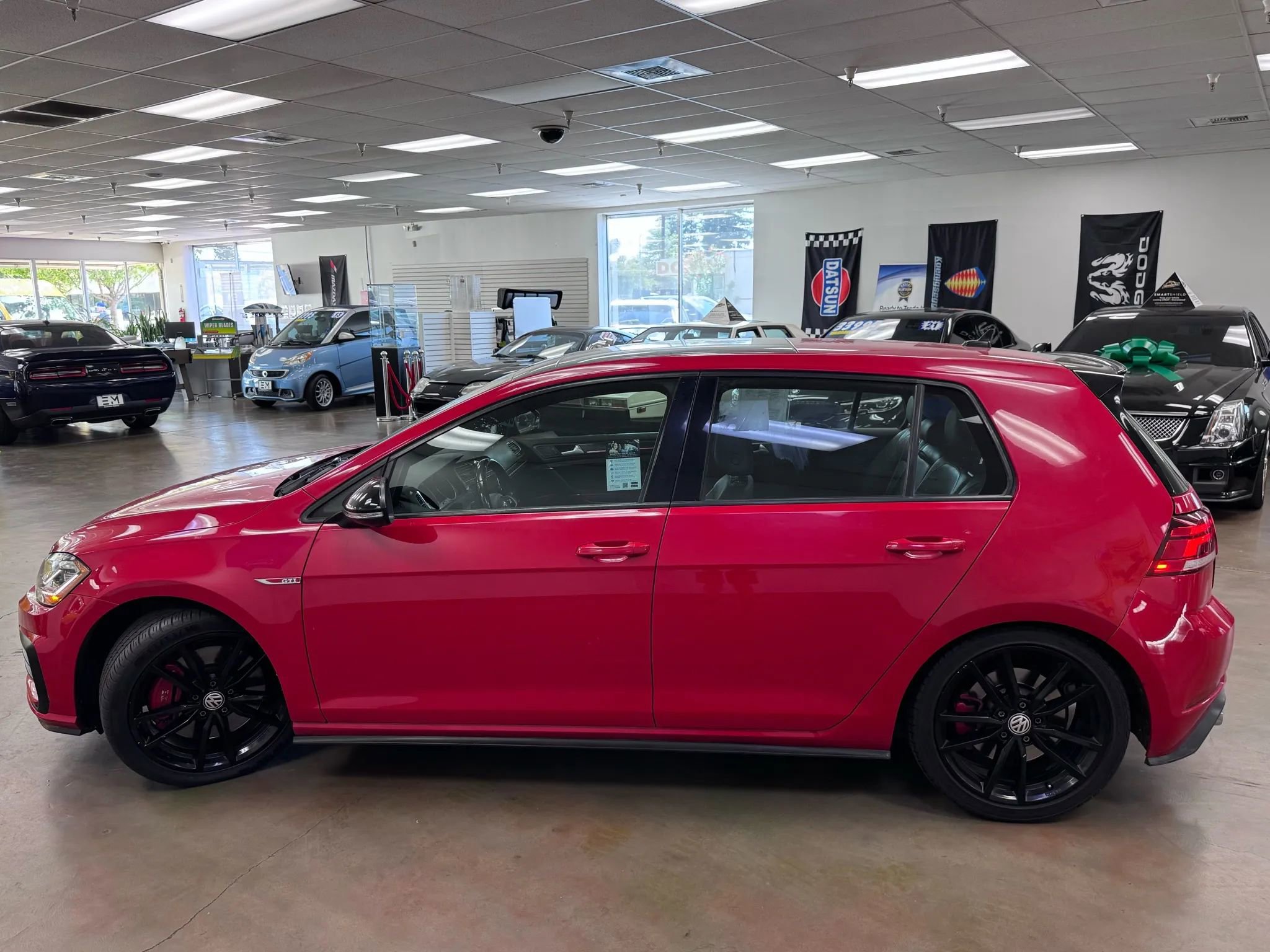 Used 2021 Volkswagen GTI SE image 2