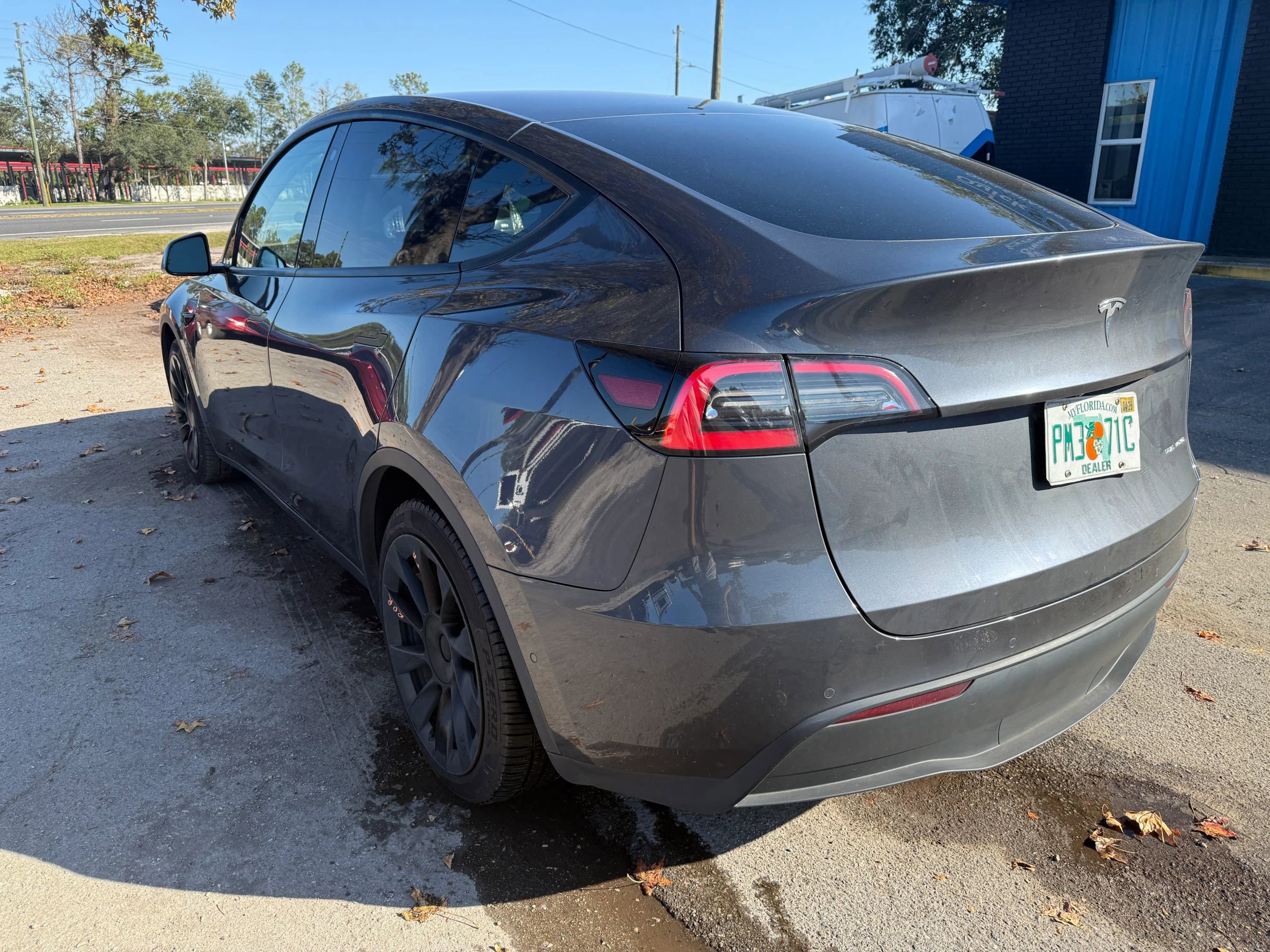 Used 2021 Tesla Model Y Long Range image 2