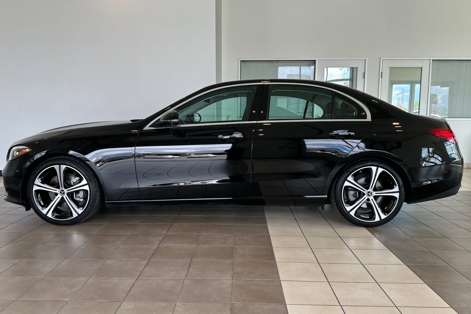 Used 2022 Mercedes-Benz C 300 Sedan image 7