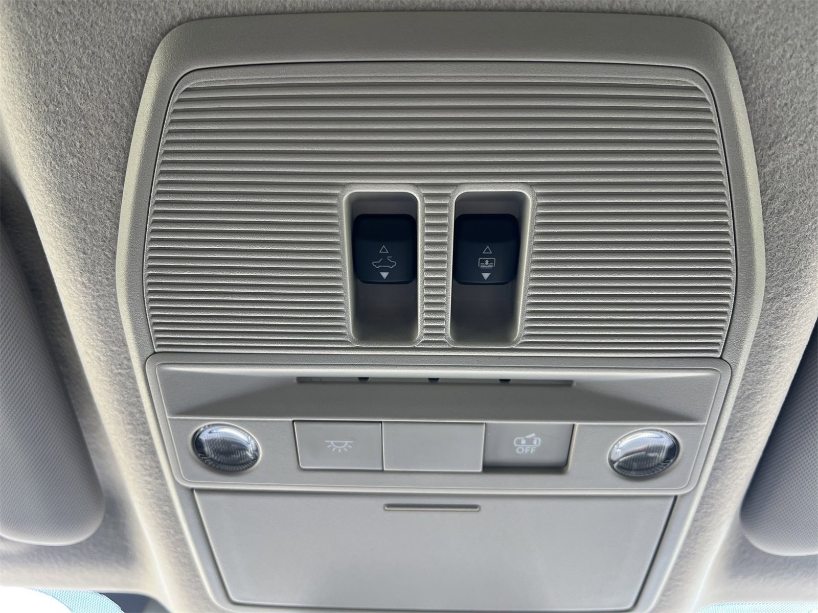 New 2025 Nissan Kicks SR w/ SR Premium Package image 17