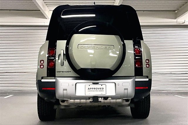 Used 2025 Land Rover Defender 130 S image 3