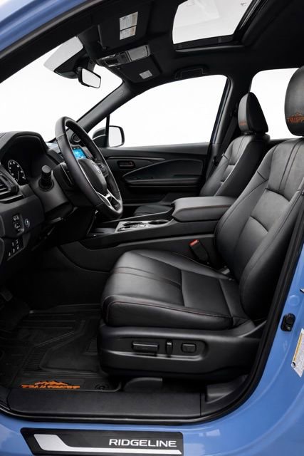 Used 2025 Honda Ridgeline TrailSport image 8