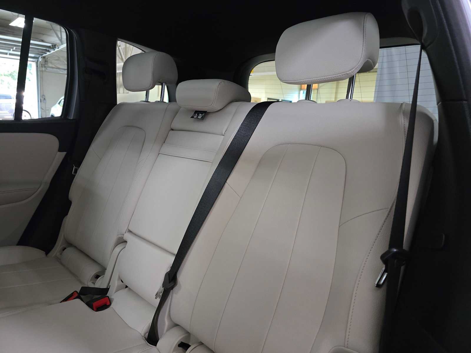 Used 2026 Mercedes-Benz GLB 250 4MATIC image 17