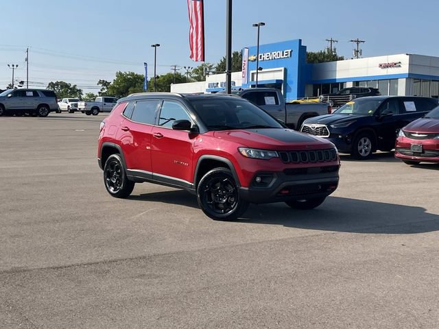 Used 2024 Jeep Compass Trailhawk AWD/4WD image 2
