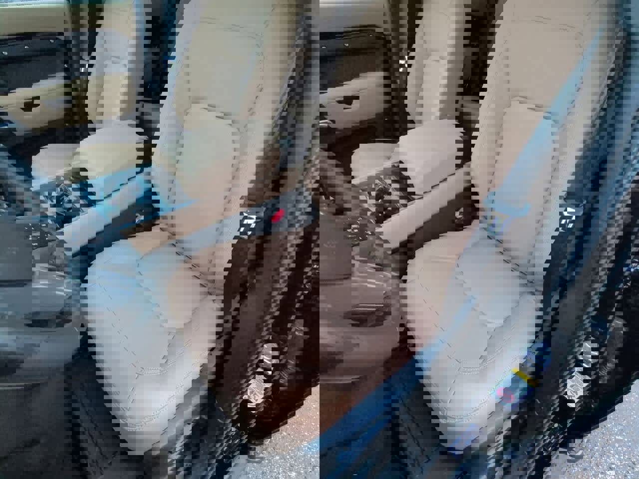 New 2026 Land Rover Defender 110 X-Dynamic SE image 16