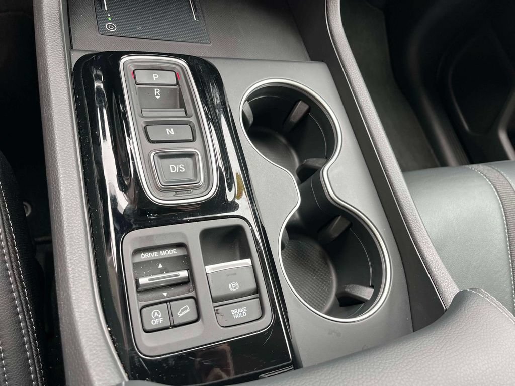 Used 2025 Honda Pilot Touring image 32
