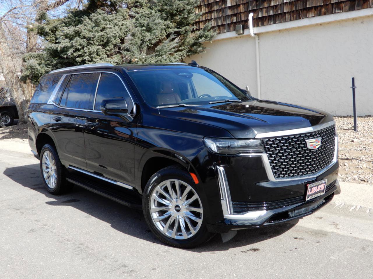 Used 2022 Cadillac Escalade Premium Luxury image 3