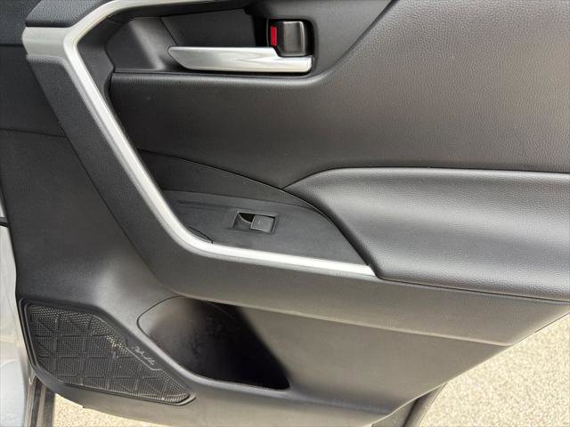 Certified 2024 Toyota RAV4 XLE FWD image 20