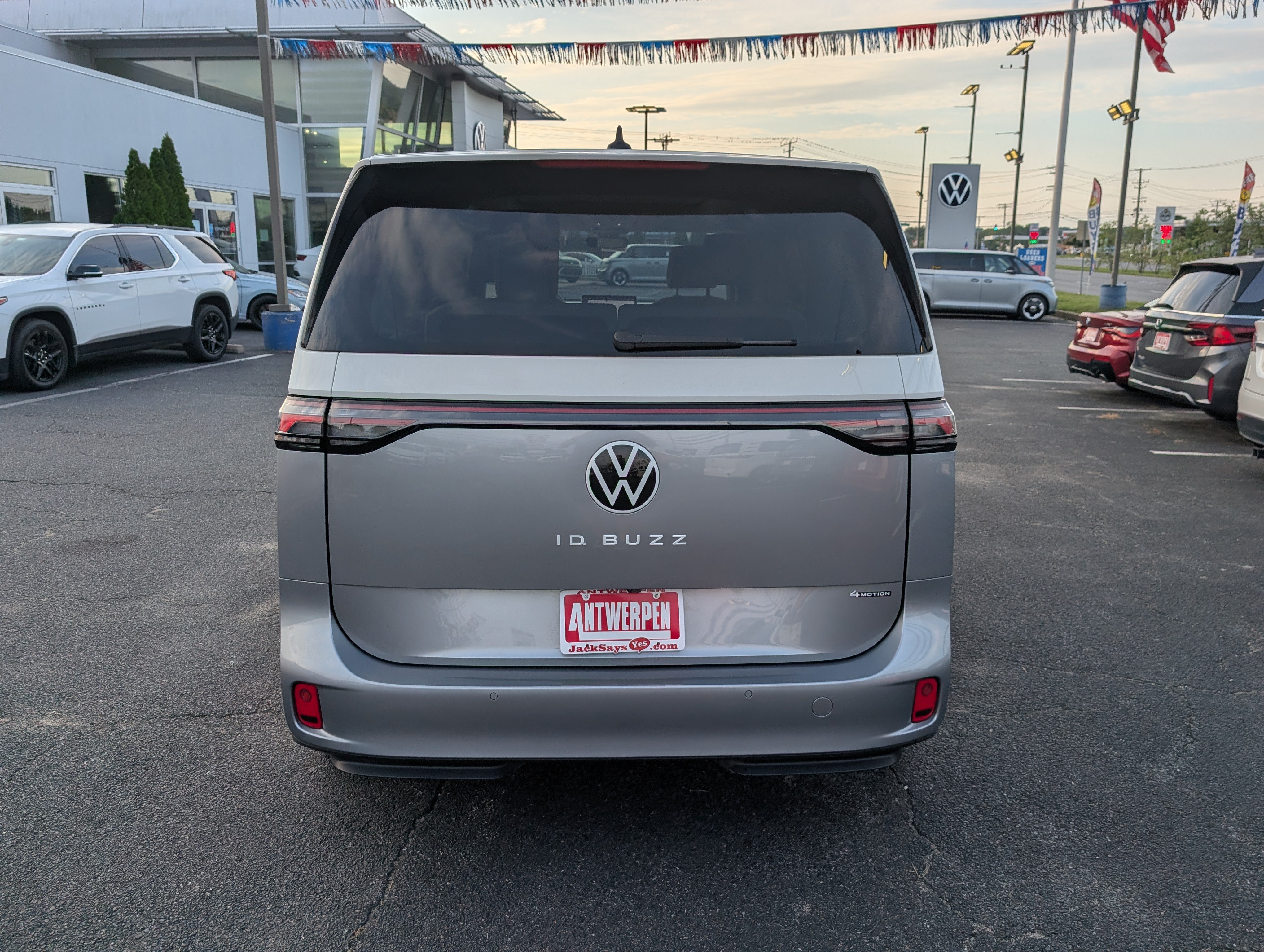 Used 2025 Volkswagen ID. Buzz 1st Edition AWD/4WD image 4