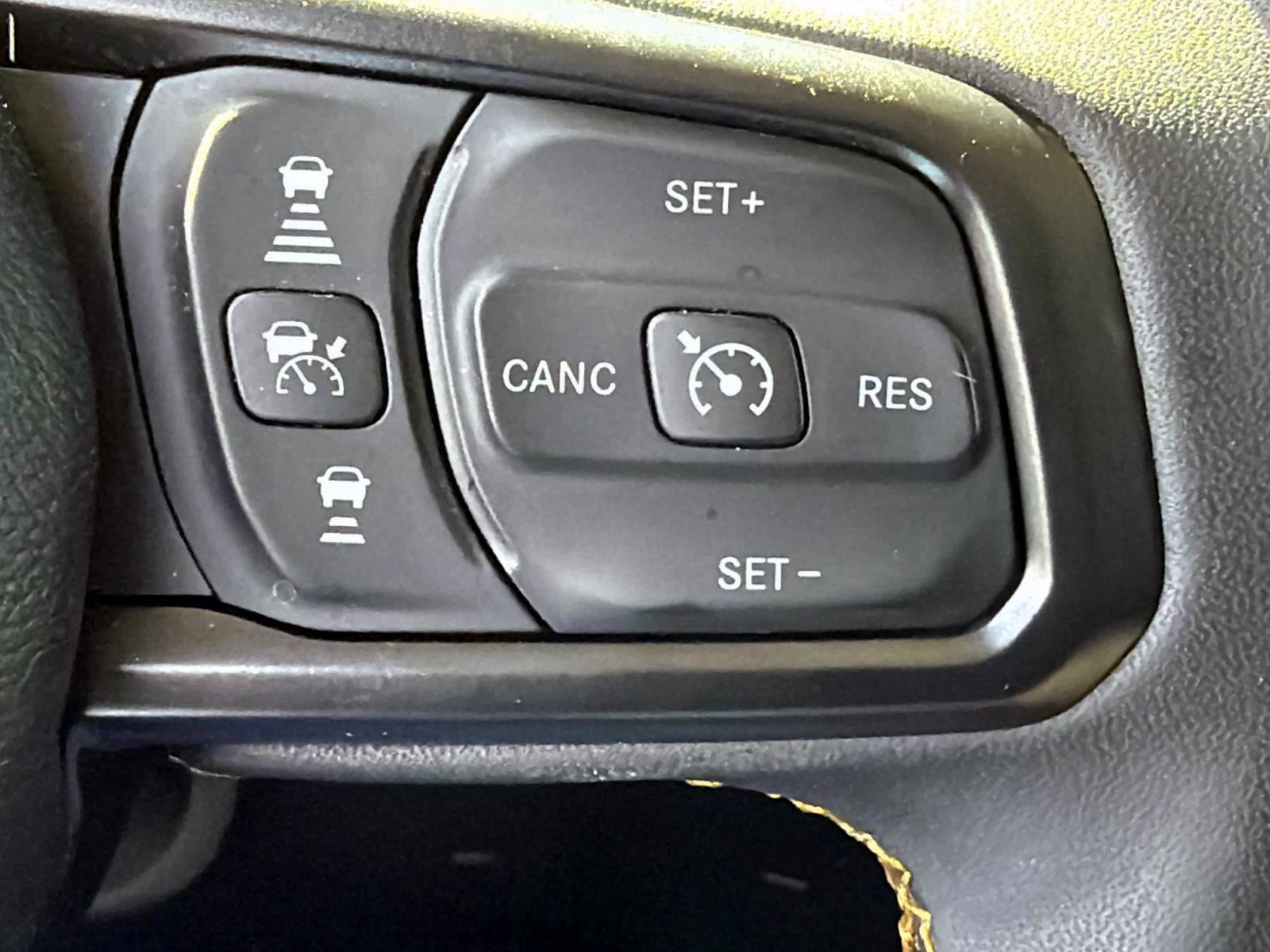 Used 2024 Jeep Wrangler Unlimited AWD/4WD image 13