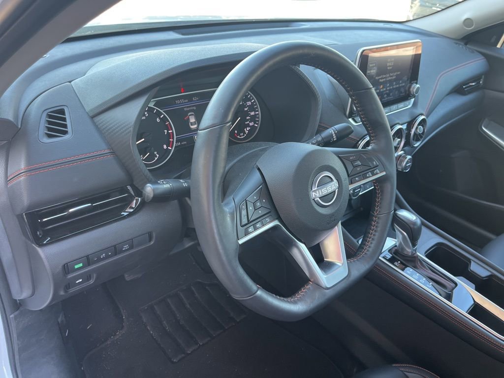 Used 2025 Nissan Sentra SR w/ SR Premium Package image 9