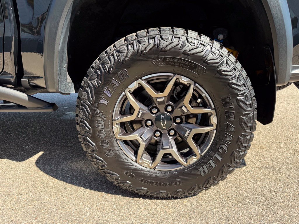 Certified 2026 Chevrolet Colorado ZR2 w/ Technology Package AWD/4WD image 11