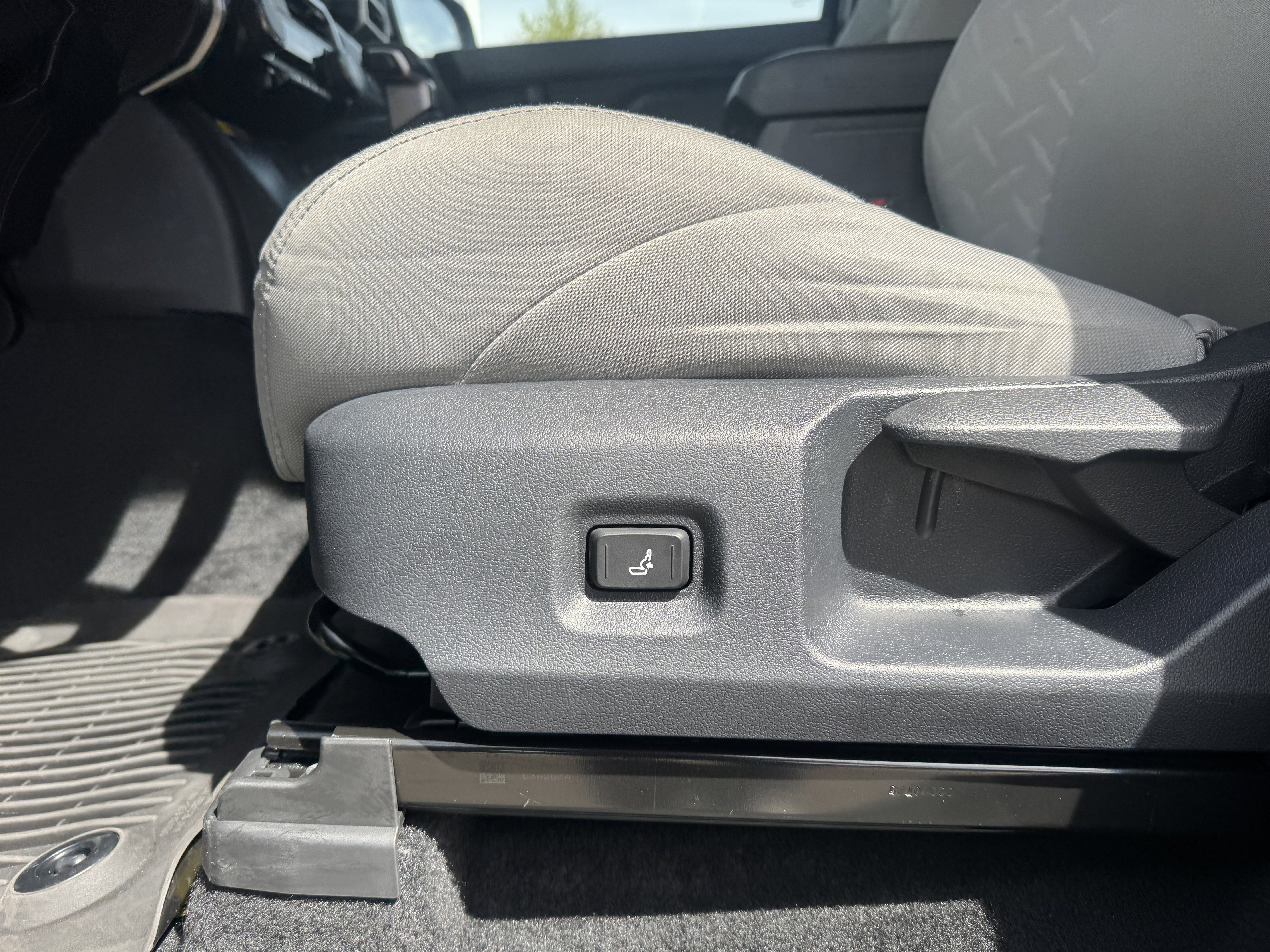 Used 2025 Toyota Tacoma SR5 image 11