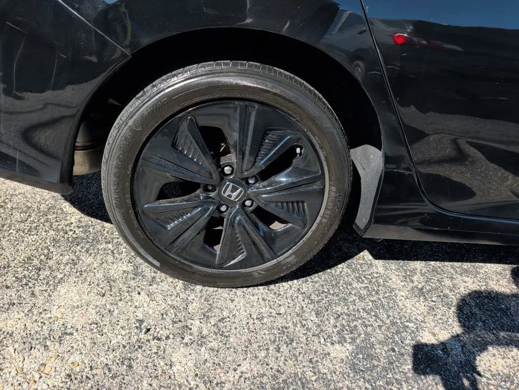 Used 2018 Honda Civic EX-T image 3