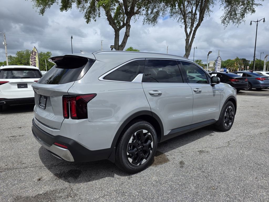 Used 2025 Kia Sorento S w/ Panoramic Sunroof Package image 3