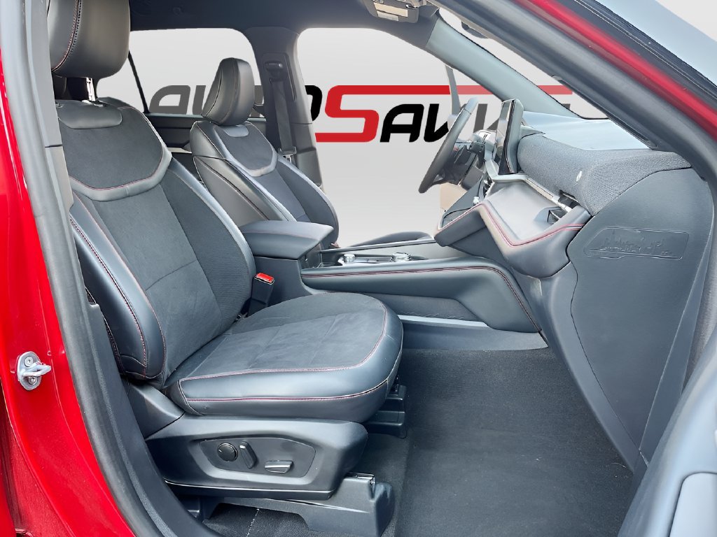 Used 2025 Ford Explorer ST AWD/4WD image 30