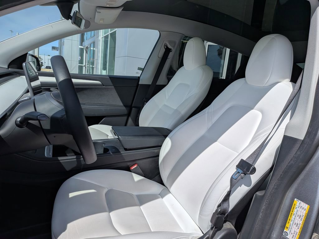 Used 2024 Tesla Model Y Performance image 10