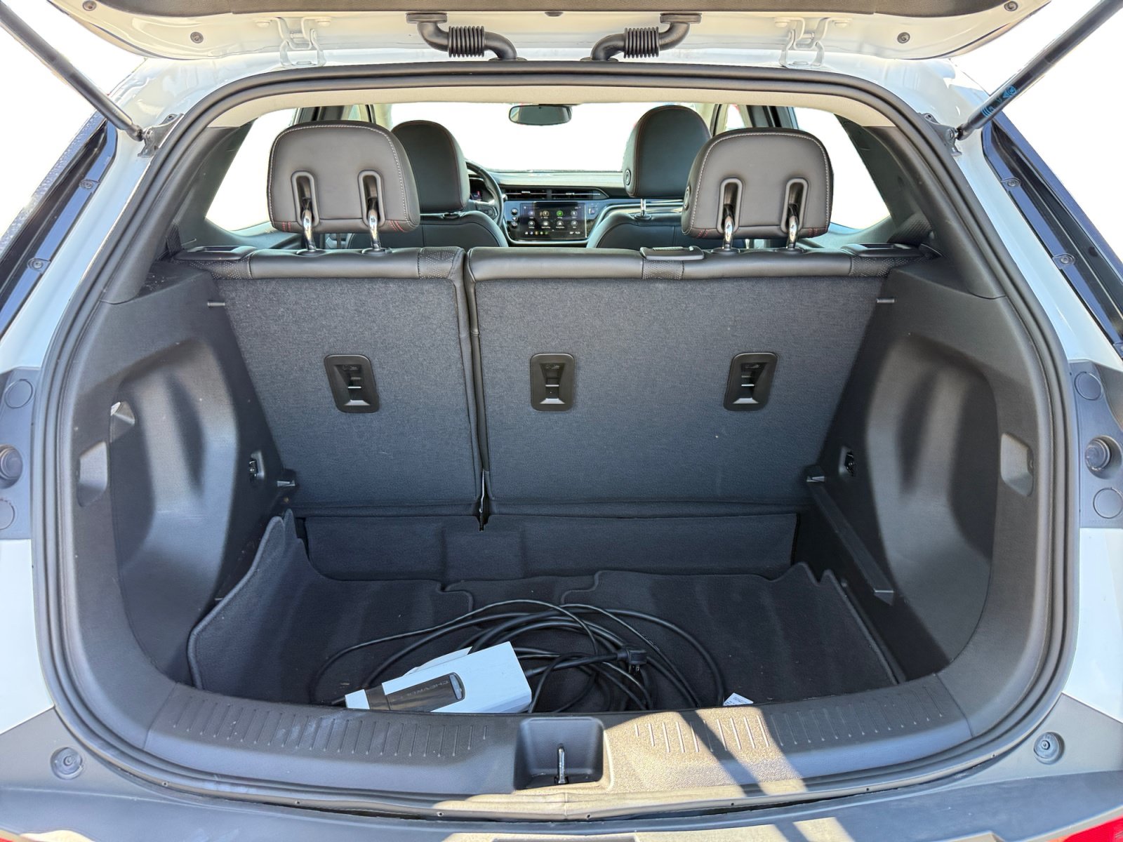 Used 2023 Chevrolet Bolt EUV LT w/ Convenience Package FWD image 17