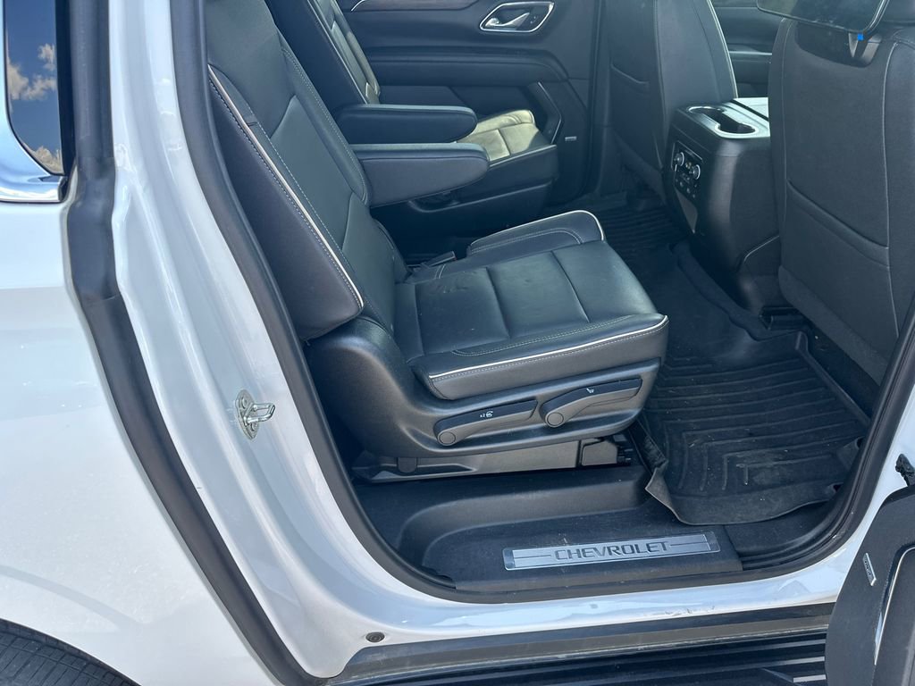 Used 2023 Chevrolet Suburban Premier w/ Advanced Technology Package RWD image 15
