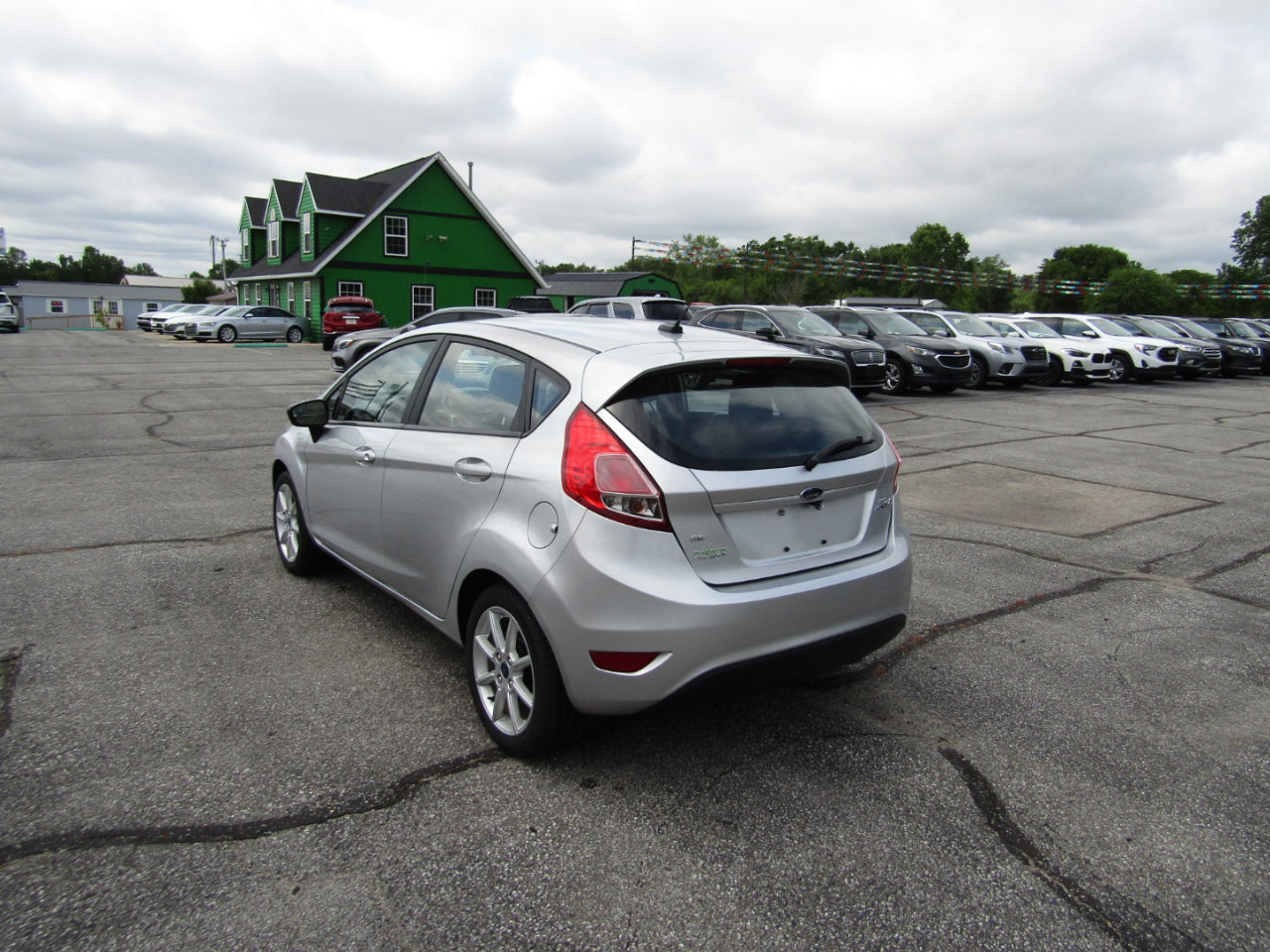 Used 2019 Ford Fiesta SE w/ Equipment Group 201A FWD image 5