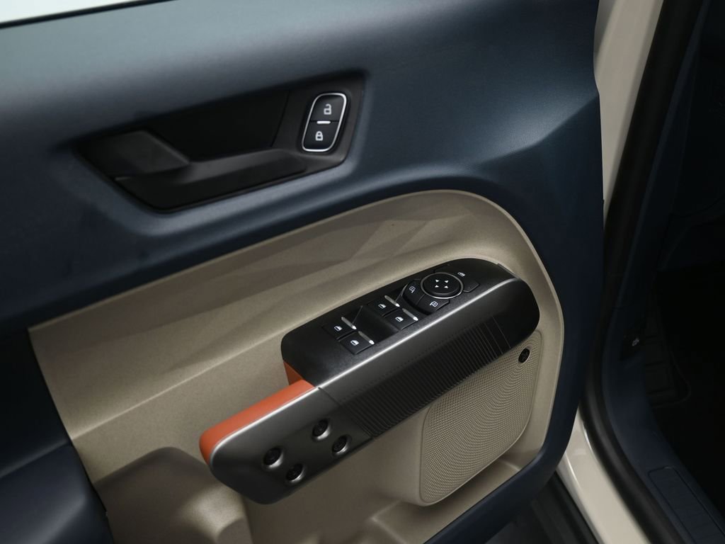 New 2025 Ford Maverick Lariat w/ 4K Tow Package image 9