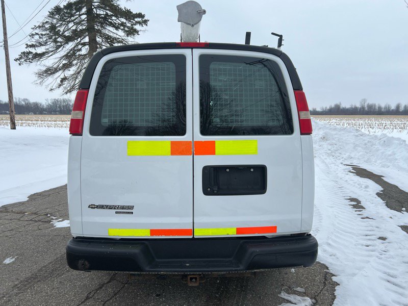 Used 2013 Chevrolet Express 2500 image 4