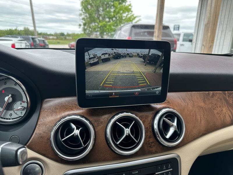 Used 2017 Mercedes-Benz GLA 250 4MATIC image 19