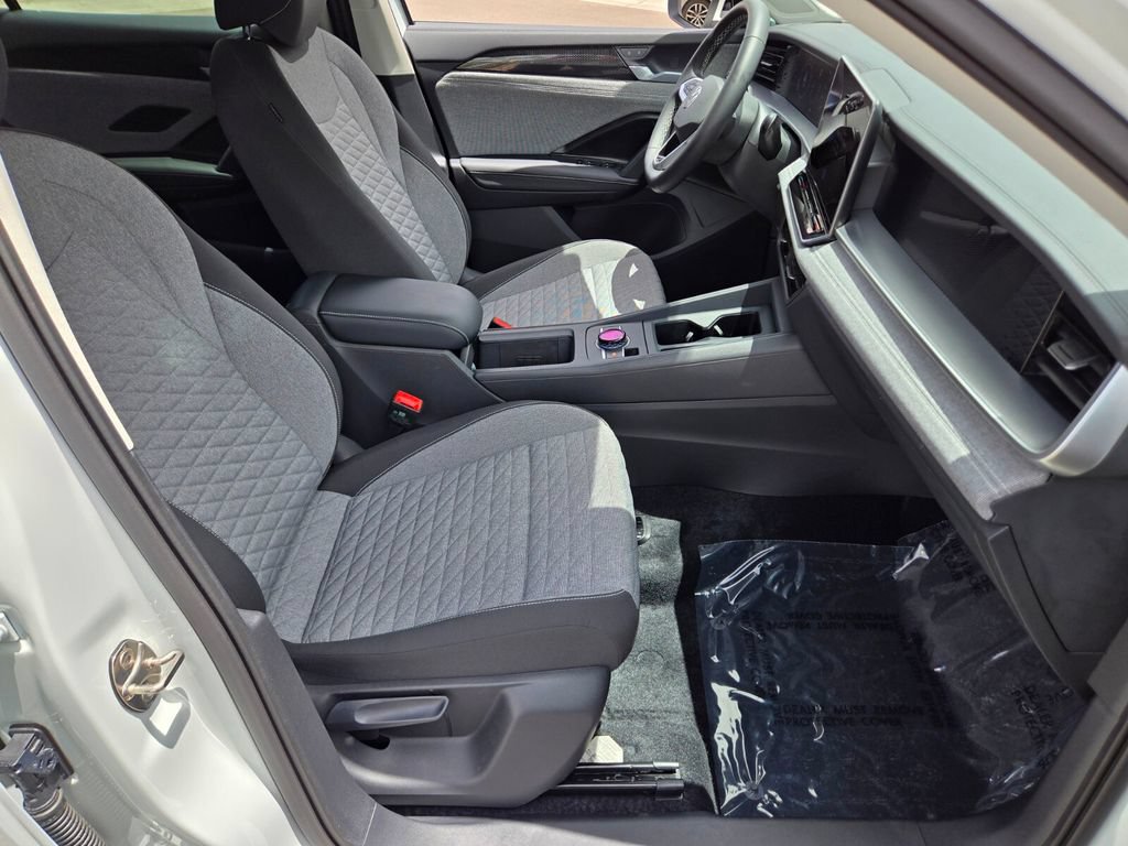Certified 2025 Volkswagen Tiguan S FWD image 13
