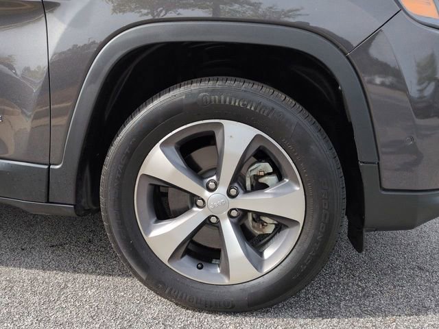 Used 2022 Jeep Cherokee Limited image 12