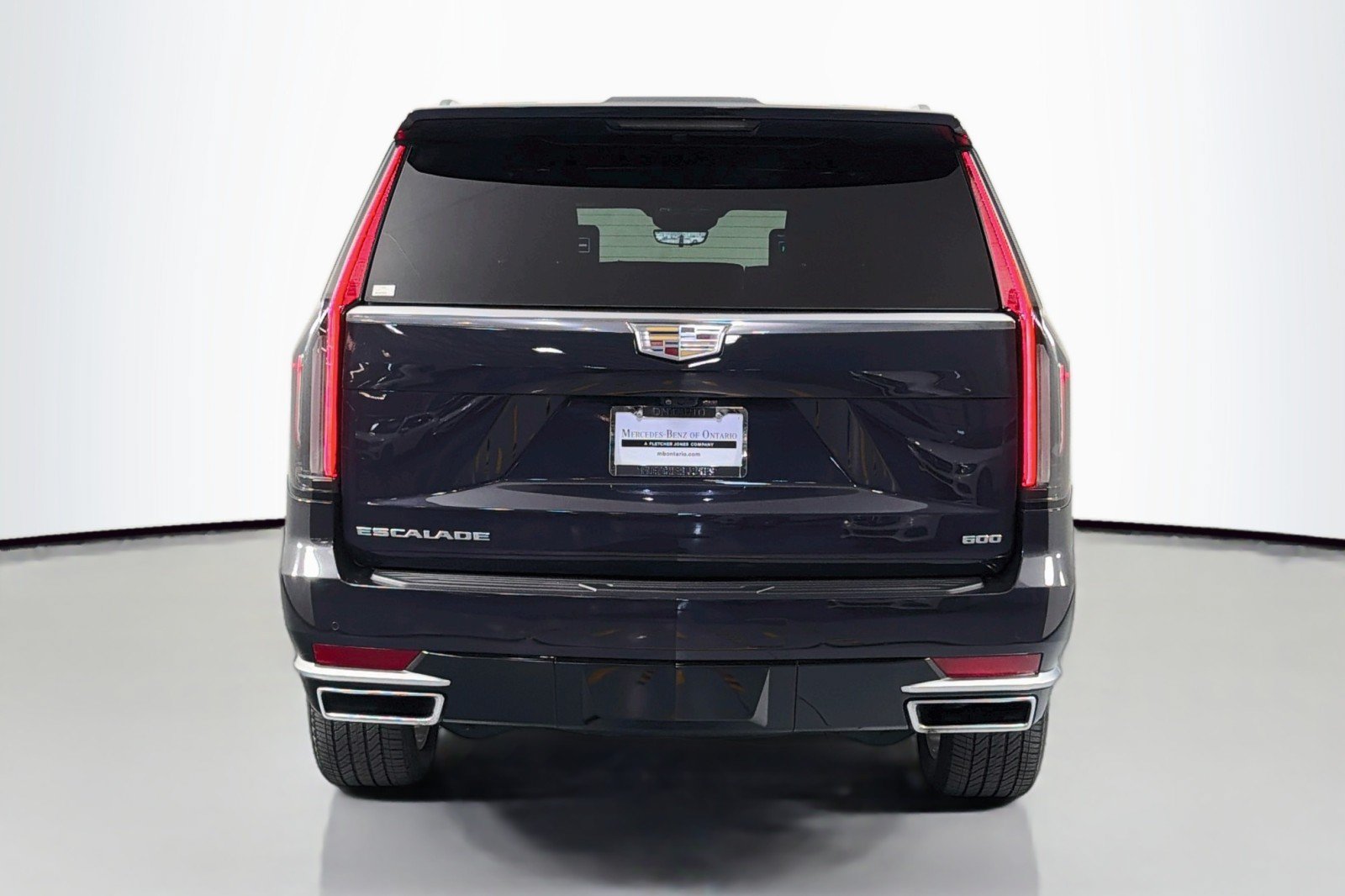 Used 2024 Cadillac Escalade Premium Luxury w/ LPO, Floor Liner Package AWD/4WD image 4