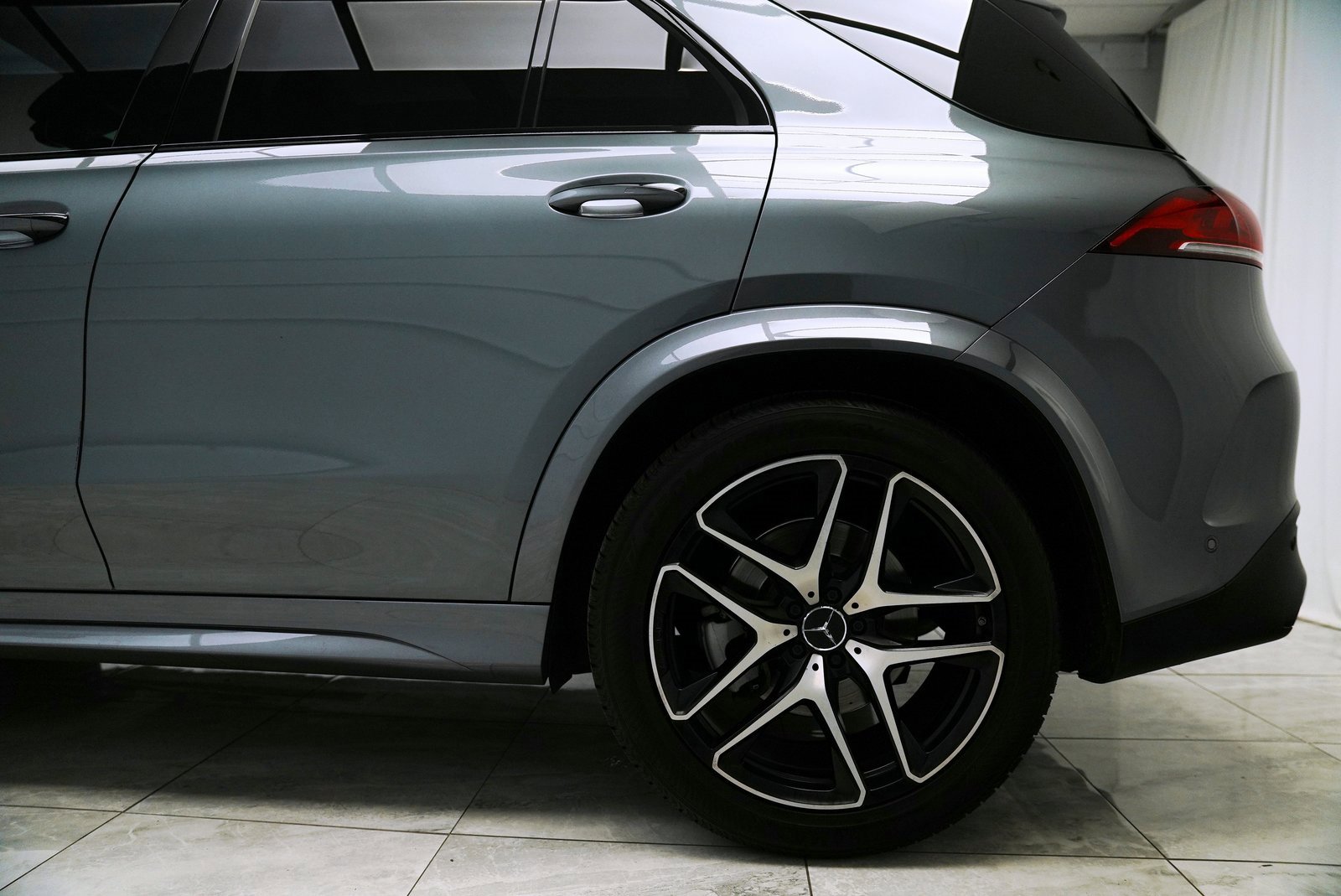 Used 2023 Mercedes-Benz GLE 53 AMG 4MATIC image 11