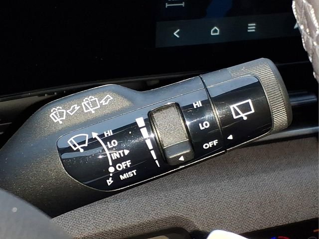 Used 2025 Kia Carnival EX image 27