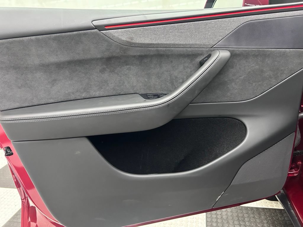 Used 2026 Tesla Model Y AWD image 10