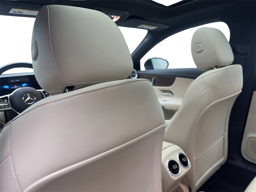 Used 2022 Mercedes-Benz CLA 250 4MATIC image 34