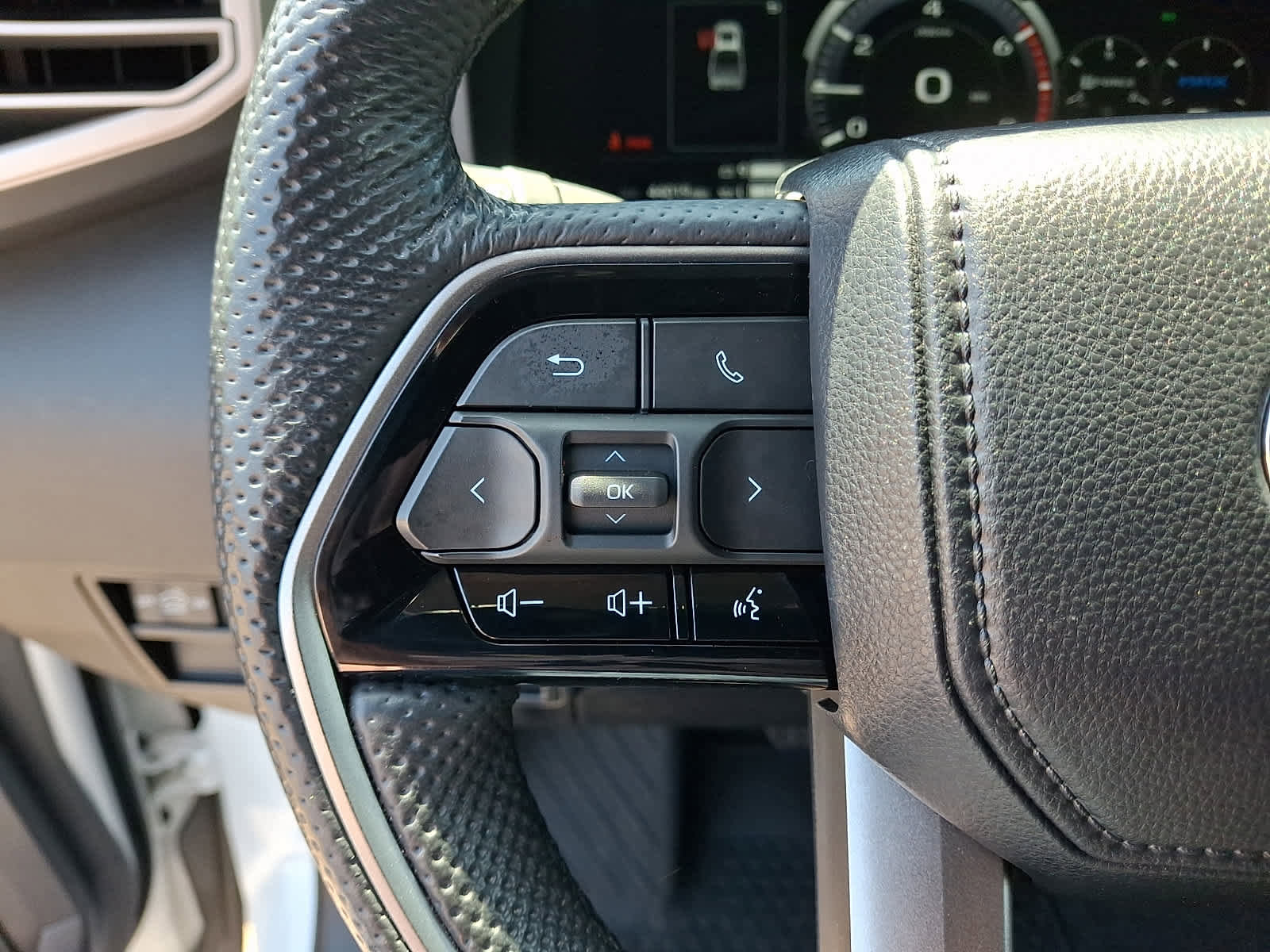 Used 2024 Toyota Tundra Limited AWD/4WD image 22