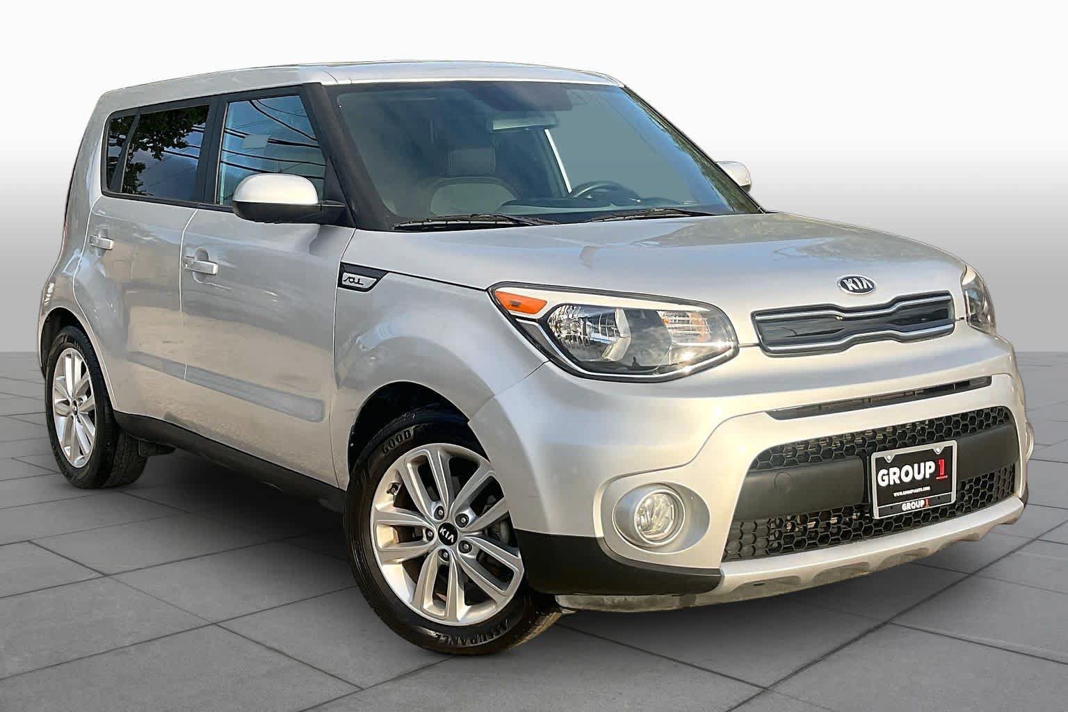 Used 2017 Kia Soul + FWD image 3