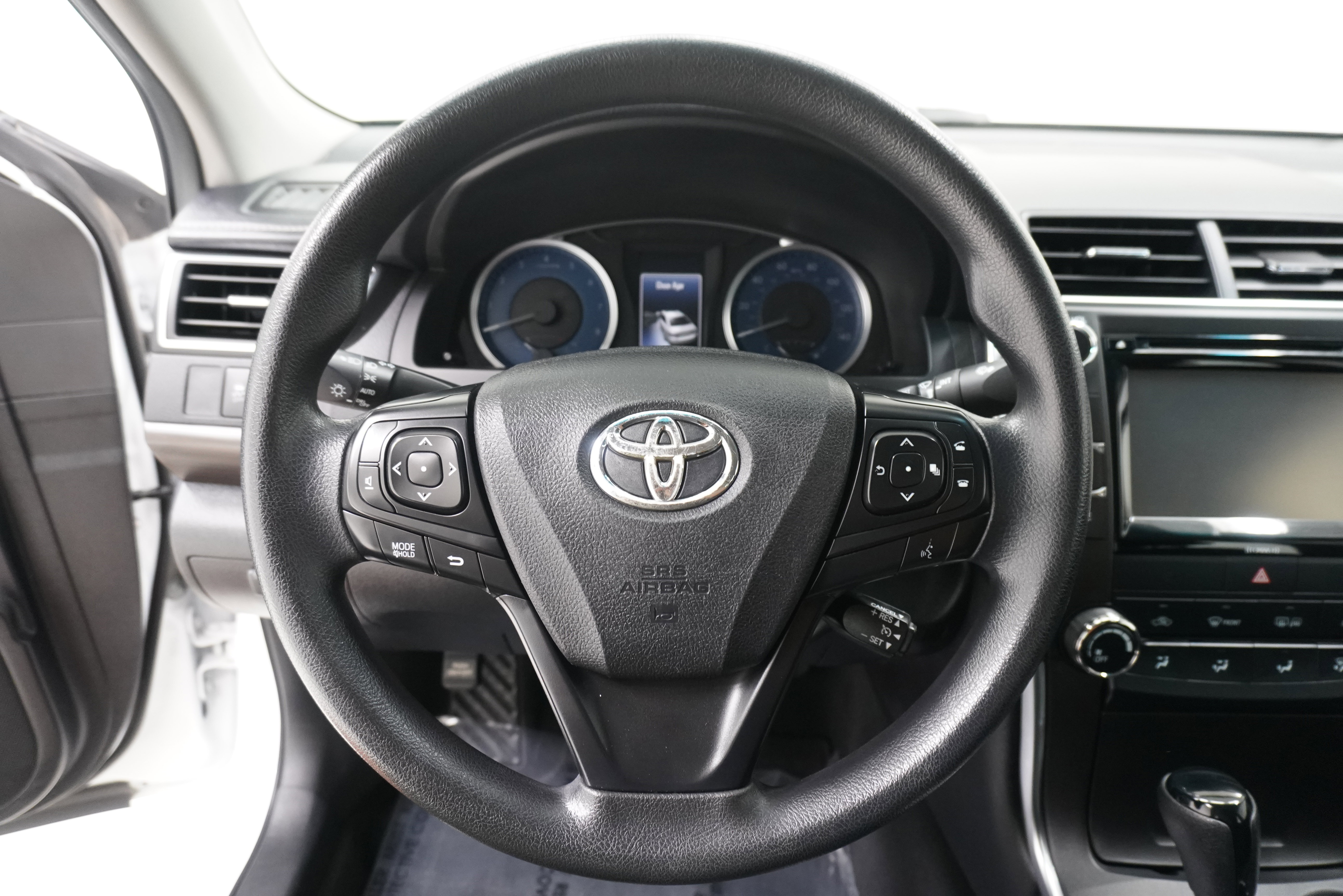 Used 2017 Toyota Camry LE FWD image 15