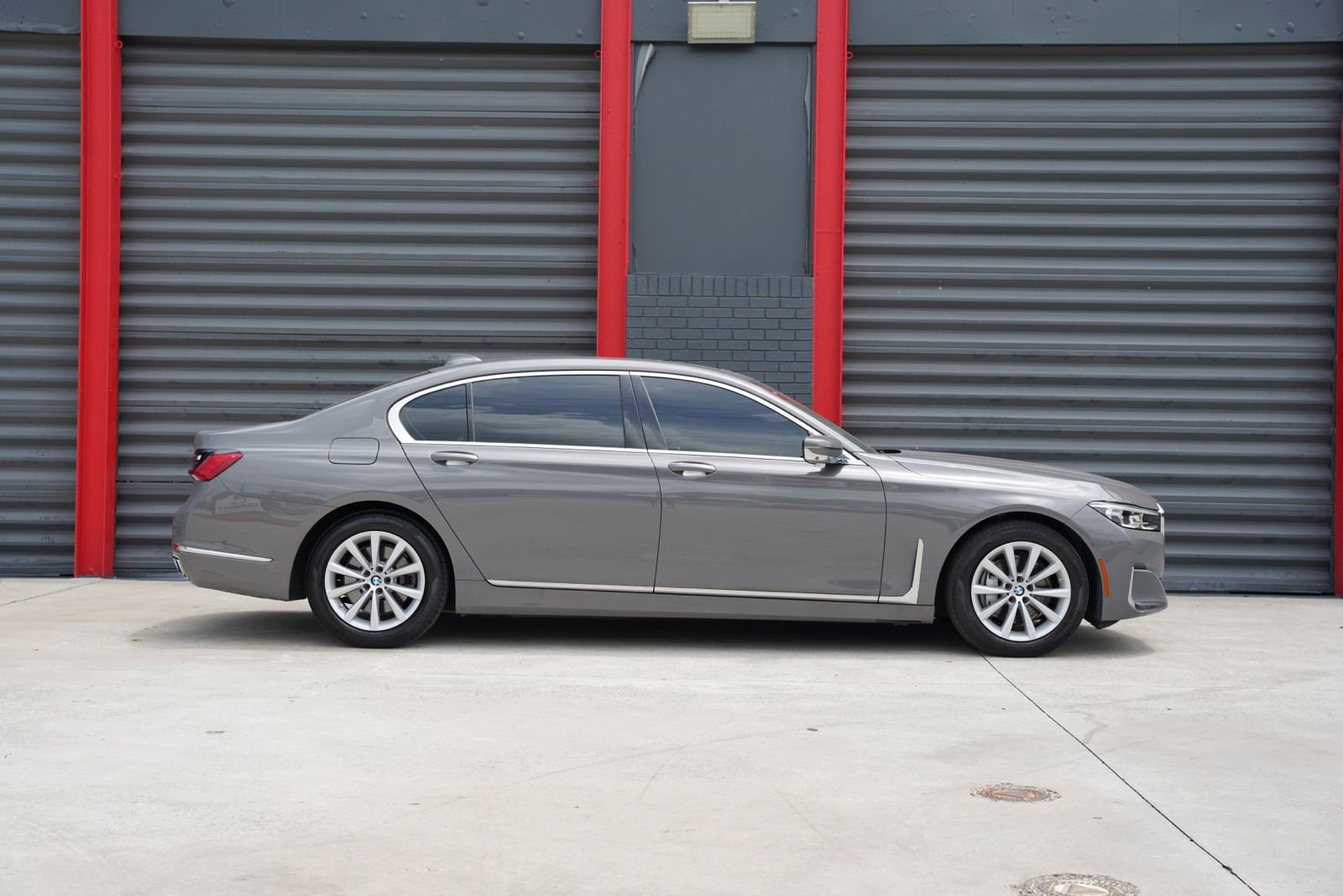 Used 2022 BMW 740i xDrive w/ Premium Package AWD/4WD image 7