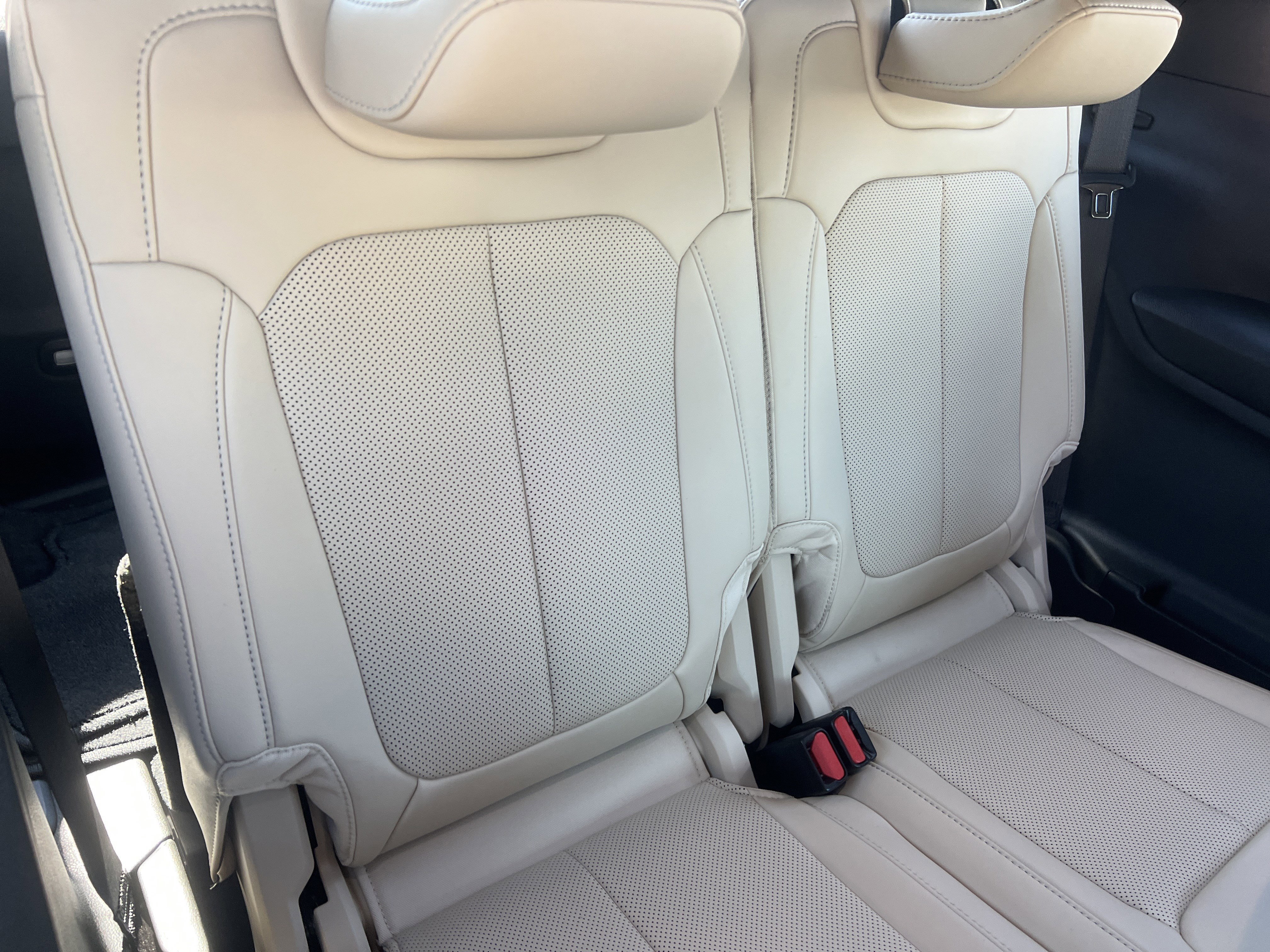 Used 2025 Jeep Grand Cherokee L Limited w/ Luxury Tech Group II AWD/4WD image 21