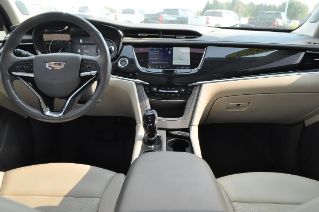 Used 2025 Cadillac XT6 Premium Luxury w/ LPO, Floor Liner Package AWD/4WD image 17