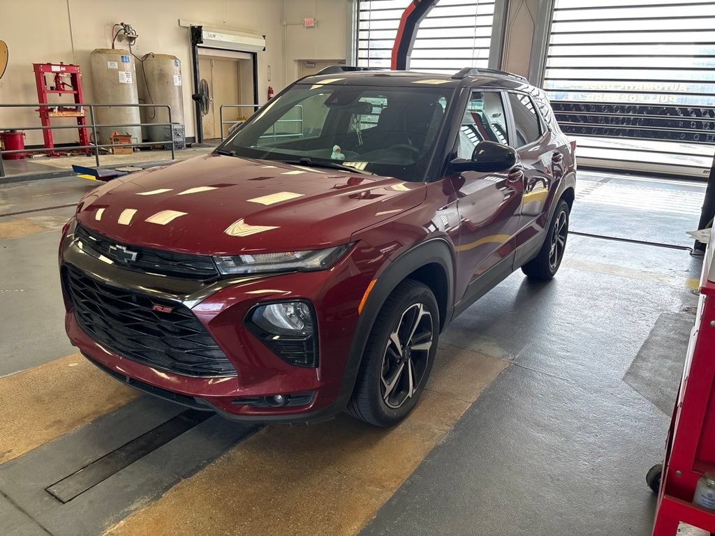 Used 2023 Chevrolet TrailBlazer RS w/ Convenience Package AWD/4WD image 2