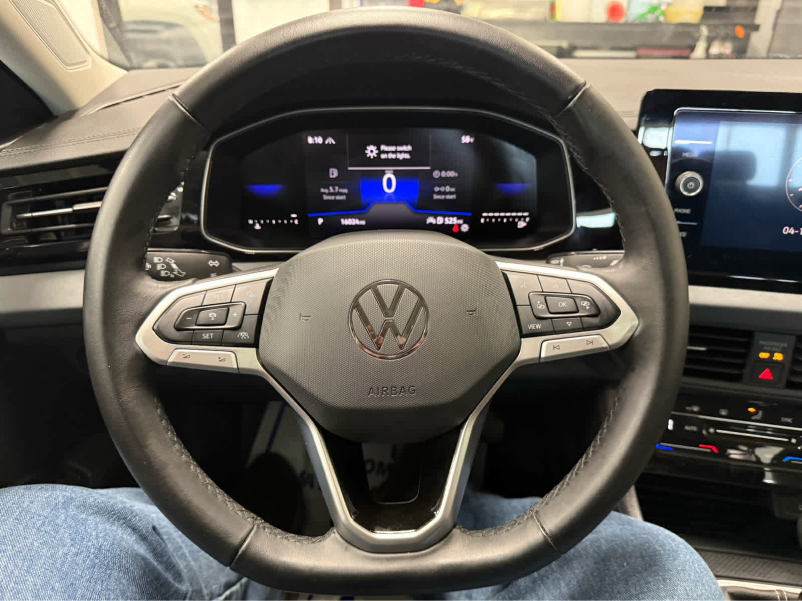 Used 2025 Volkswagen Jetta SE image 24