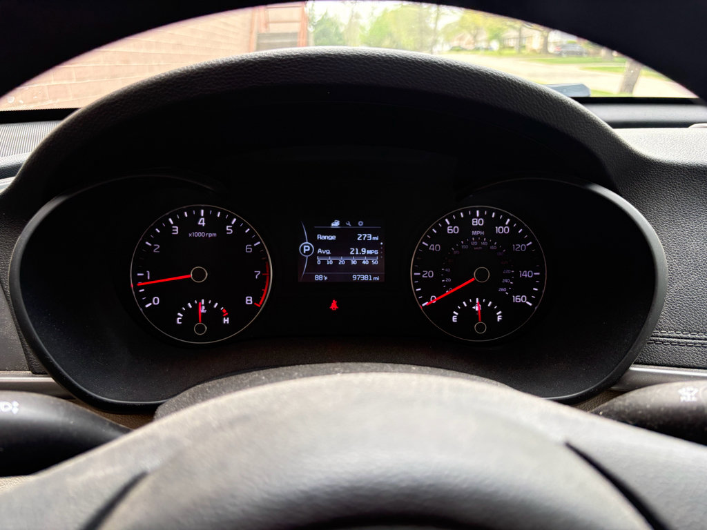 Used 2016 Kia Optima LX image 11