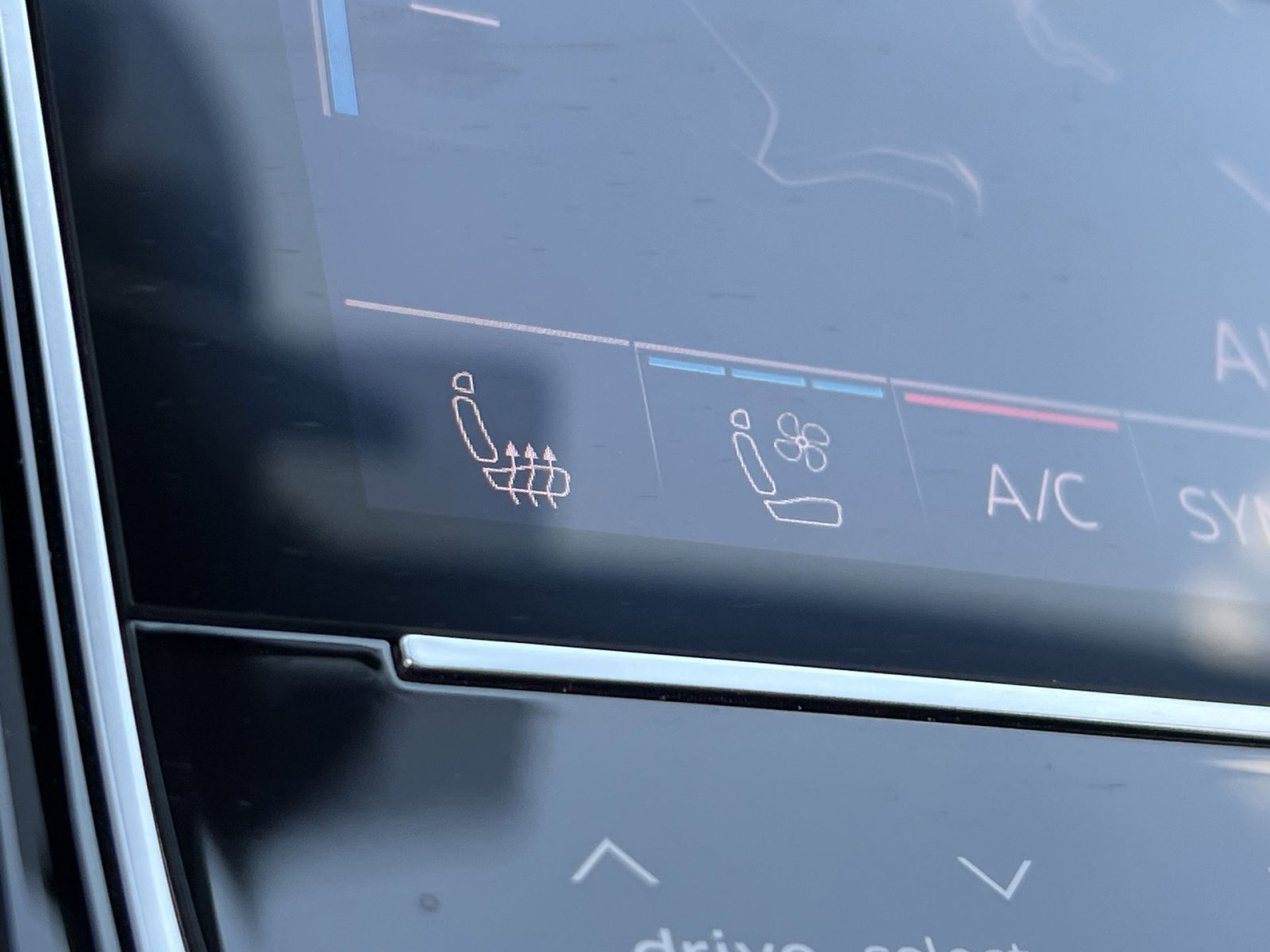 Used 2025 Audi A8 L 3.0T image 36