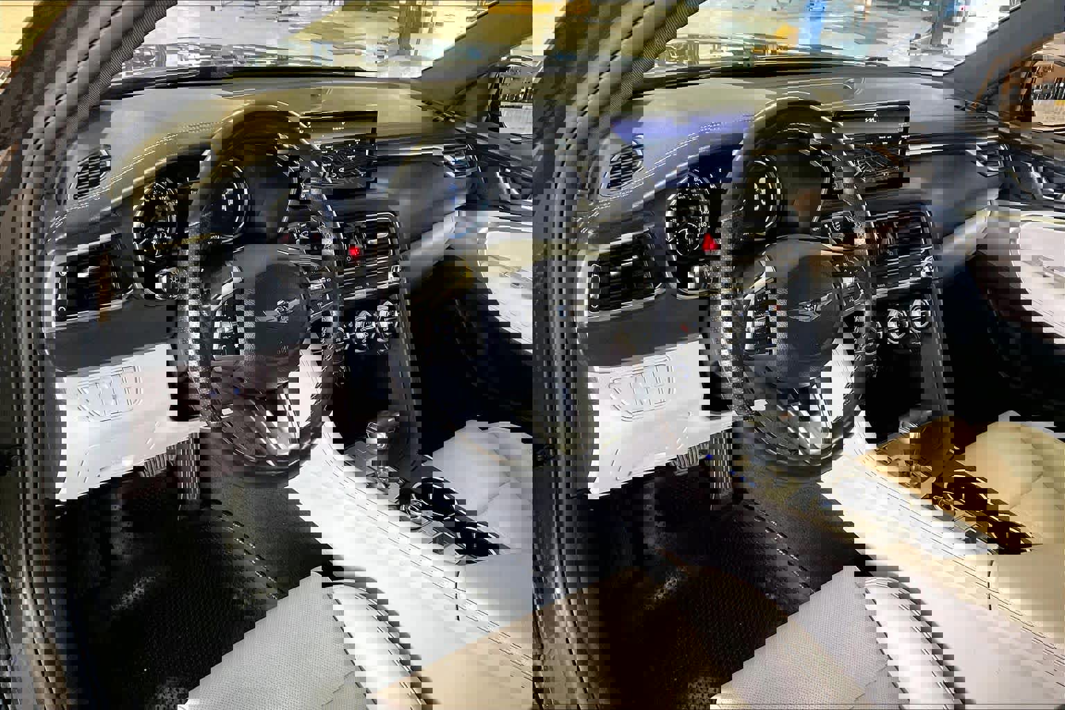 Used 2022 Genesis G70 2.0T image 17