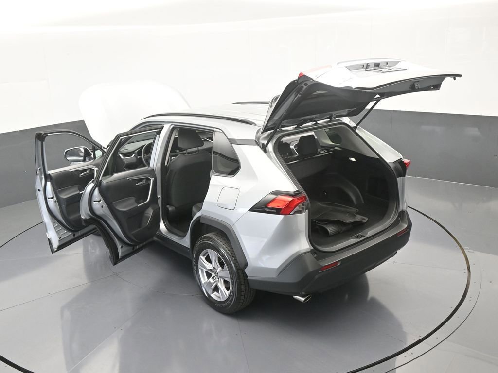 Used 2025 Toyota RAV4 XLE image 66