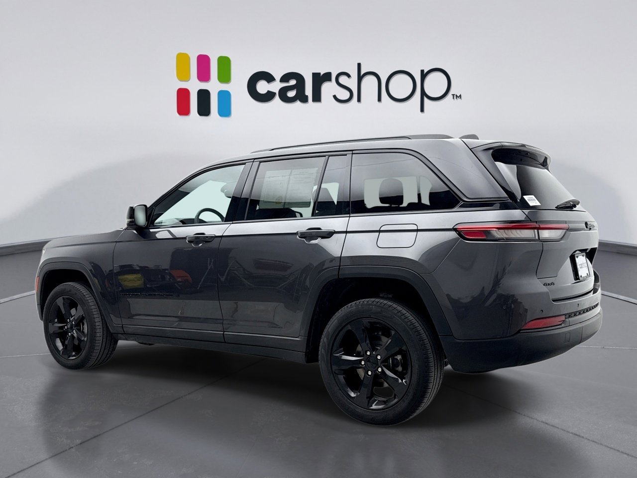 Used 2023 Jeep Grand Cherokee Altitude image 3