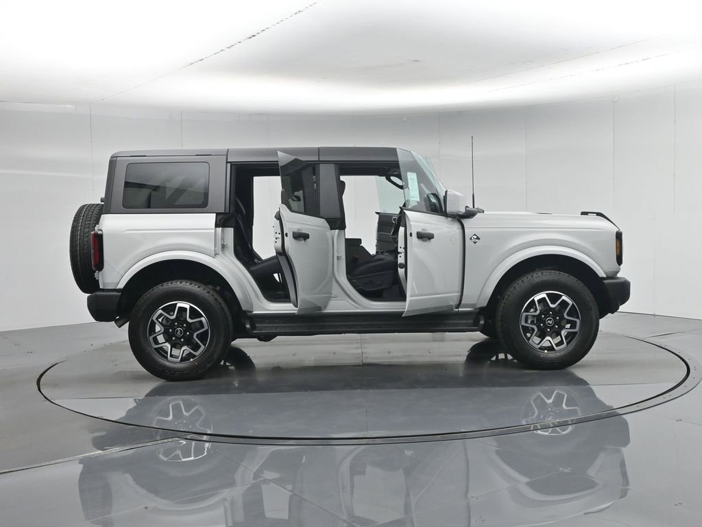 New 2026 Ford Bronco Outer Banks AWD/4WD image 4