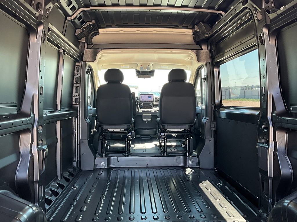 New 2025 RAM ProMaster 1500 w/ Quick Order Package 22G SLT image 3