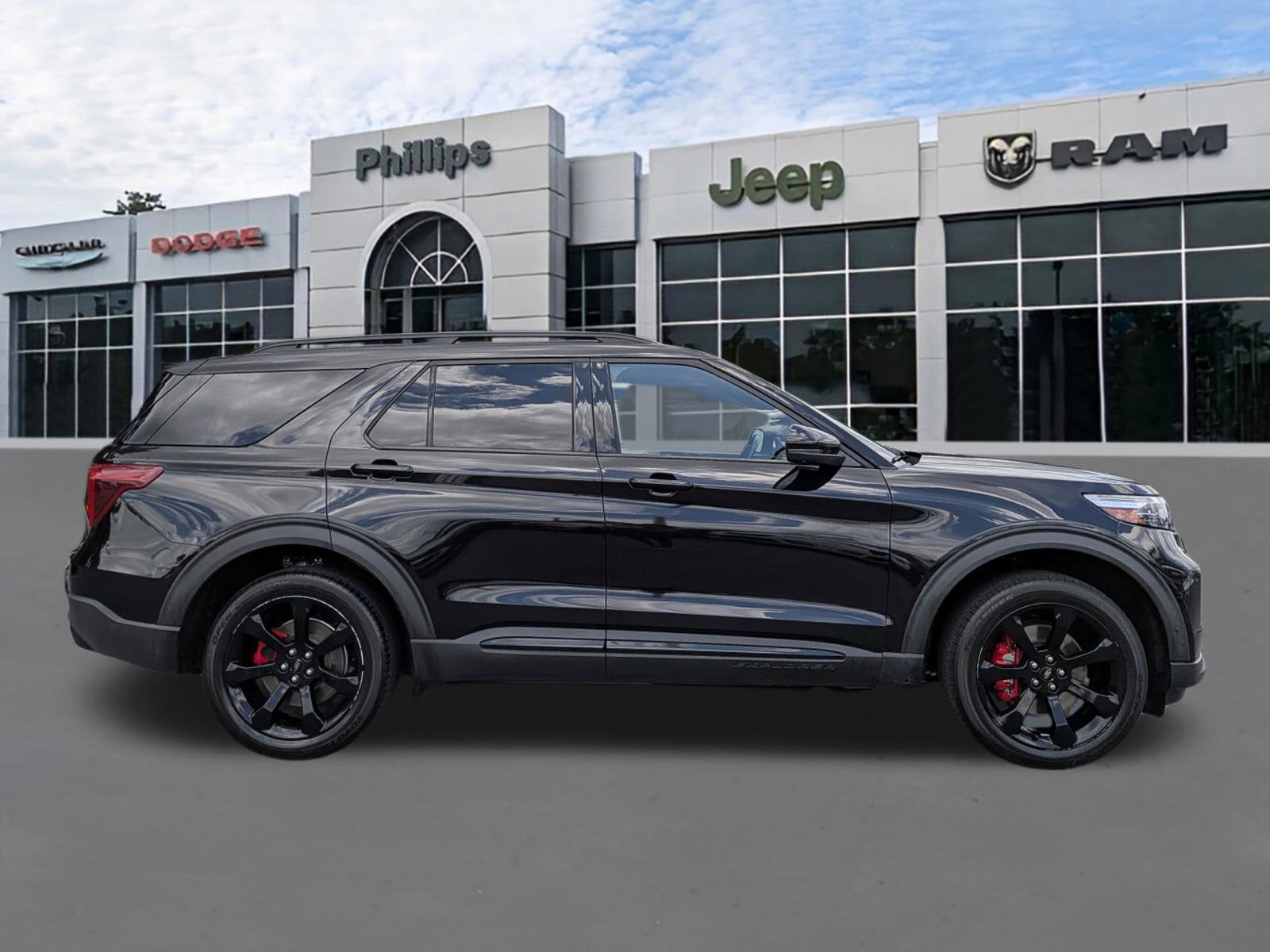 Used 2021 Ford Explorer ST w/ Equipment Group 401A AWD/4WD image 2